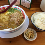 豚太郎 - ご飯 小は100円でした。