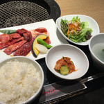 Yakiniku Toraji Shinjuku Takashimaya Taimuzusukueaten - トラジ御膳