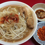 千里眼 - ラーメン麺少なめ ヤサイ少な目 ニンニクとカラアゲ別皿で 730円 