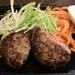 まかない屋 - レアな飛騨牛ハンバーグ