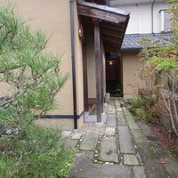 魚菜料理 縄屋 - 玄関