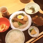 Rakuden - ランチのおでん5種。