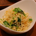 大連餃子基地 DALIAN - 豆腐干の和え物。大好きな食材なんだけど、かなりドライ。。。