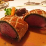 アピシウス - 2015.12.  オーストラリア産仔羊の背肉のパイ包み焼きとシヴェ仕立ての盛り合わせ