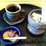 そば処 せきや - 山賊セットのコーヒーと甘味