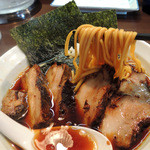 らーめん la.la.la. - 2015年11月29日(日)　限定「ご当地シリーズ②　竹岡式らーめん(並)600円」　麺リフト