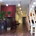 八艘飛 義経 - カウンター、気軽にイスのあるバル席！