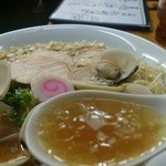 ふくろう - 追いはまぐり中華そば正油・1180円　大盛り・100円