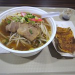 RAMEN EZOGIKU - 味噌ラーメン、餃子4個（セット）