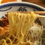 ラーメン･餃子 ハナウタ - 【2015年11月】薬膳香辛 味噌(中辛)の麺アップ。
