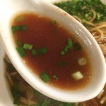ラーメン･餃子 ハナウタ - 【2015年11月】薬膳ニラ中華ソバのスープアップ。
