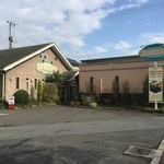 BISTRO HOUSE TAKIYA - 広い駐車場