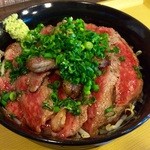 カレーショップ エチゴヤ - プレミアムサーロインステーキ丼