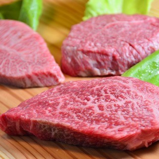 Carefully selected Kuroge Wagyu beef♪