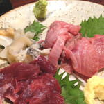 いろは三世 - お刺身盛り三種　（頭・さえずり・貝）