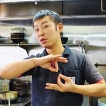 麺処 晴 - おおぜきポーズの大城店主