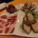 タパスの盛り合わせ(1,580円)
          