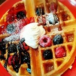 ベリーベリーワッフル4 四種のソースを好きに選べます。ソースは六種類の中から 800円