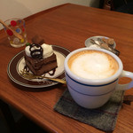 ケーキカフェ ポスト - ケーキセット(ショコラ&ロイヤルミルクティー)