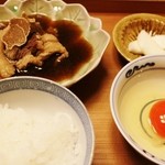 しのはら - 食事 月の輪熊すき焼き　白米　蕪浅漬け　蘭王