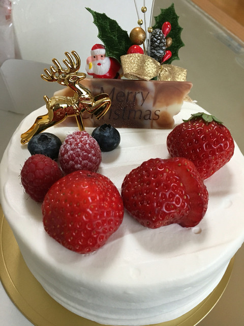 クリスマスケーキを予約注文しました 正統派ショートのホールケーキは 整った美味しさでした By 杉ちゃんmastar 閉店 和楽紅屋 ルミネ立川店 ワラクベニヤ 立川 和菓子 食べログ