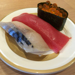 Sushi Edo - すし江戸３点盛り（本まぐろチュトロ・イクラ・エビ→しめ鯖にしてもらった）３１０円