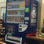 北京餃子 - 2015年12月。店内の自販機も安い。