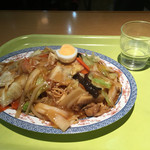 北京餃子 - 2015年12月。８分の5広東焼きそば550円。普通盛り以上の量です。