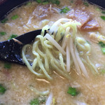 Ramen Dokoro Gouya - 薄緑色の麺…！