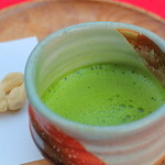 円覚寺佛日庵 - ドリンク写真:お抹茶とお干菓子をお庭で頂くことができます。