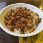 丸林魯肉飯 - 魯肉飯(28元)