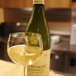 まずは白ワインで