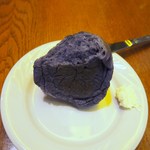 Atlantis Seafood & Steak - 紫芋（ウベ）入りパンとホイップバター③