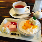 BOND CAFE - 