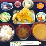麦とろ定食！ご飯大盛り無料！800円