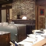カフェ ラ・ボエム - オープンな厨房とピザ窯！
