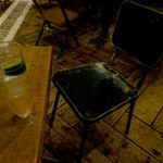 Nui. HOSTEL & BAR LOUNGE - 椅子・Rum Tonic