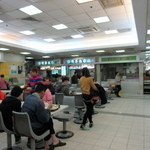 奇華 美食中心 - 向かいには有名店「澳門翠苑餐廰」が。