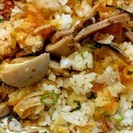 神楽 - 最後の〆にライス投入(^o^)
      味玉をぐちゃぐちゃに混ぜたので見た目はイマイチ…