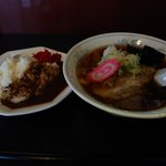 ぽっぽ亭 - ラーメンとミニカレーのセット