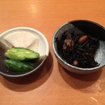 はせ川 - 限定極上ロースかつのお新香と小鉢