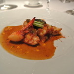 ラ・トルテュ - オマール海老のロティ　カイエット添え、香辛料風味のジュ