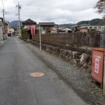 安田屋 - 子供の頃、人魂(火の玉)を見た、お墓の脇の道(笑)