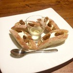 LUCE - ドライ無花果とクリームチーズのサンドウィッチ