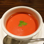 ア ターブル - ビーツのスープ