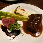 ア ターブル - 牛タンのブレゼと蝦夷鹿のロティ