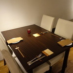 ア ターブル - テーブル