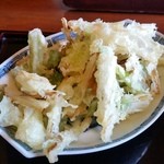 慈久庵 - 「葱天せいろ (1700円)」の葱は地ネギ、ほんのりとした甘みに軽い刺激のある香り