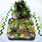 ラシェリール - タスマニアサーモンのミ･キュイと彩野菜のモザイク仕立て ビターサラダ添え