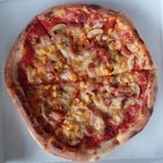 Pizza Carbo - ミックスピザ590円／27年12月